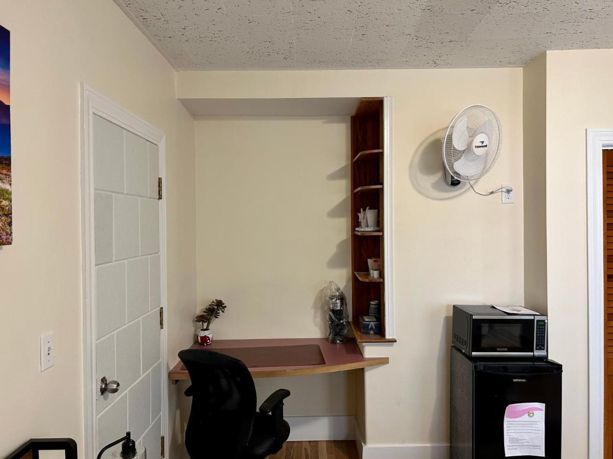 Traveler'S Den In Medford Apartment Exterior photo