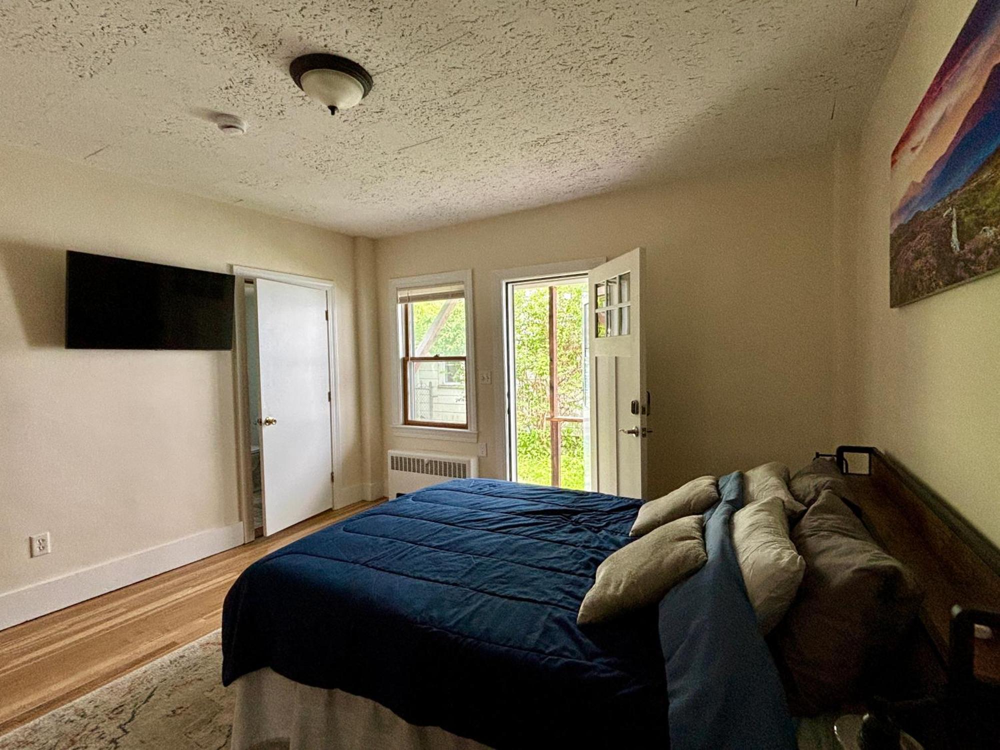 Traveler'S Den In Medford Apartment Exterior photo