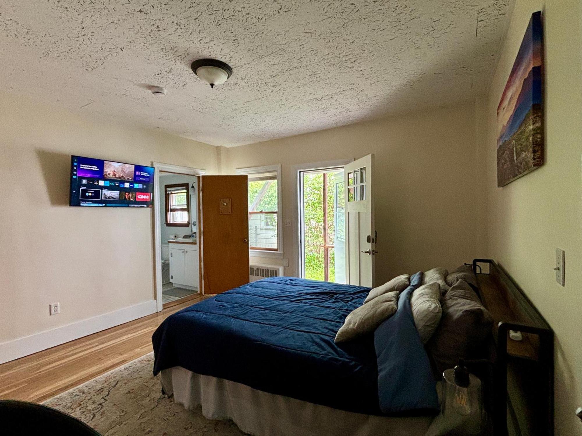Traveler'S Den In Medford Apartment Exterior photo
